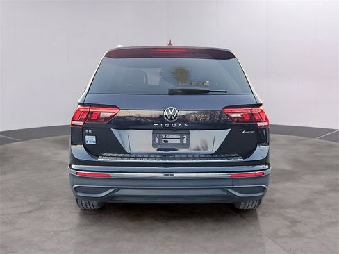Used 2022 Volkswagen Tiguan SE image 5