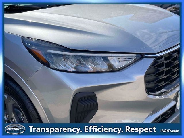 Used 2023 Ford Escape ST-Line AWD/4WD image 10