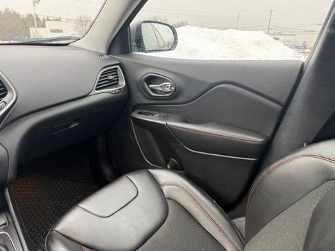 Used 2021 Jeep Cherokee Trailhawk w/ Sun, Sound & Nav Group image 20