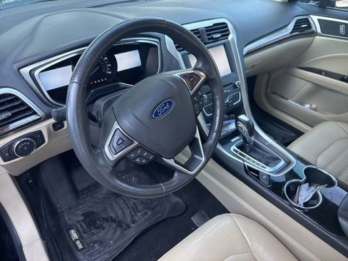 Used 2016 Ford Fusion SE w/ Equipment Group 202A FWD image 25