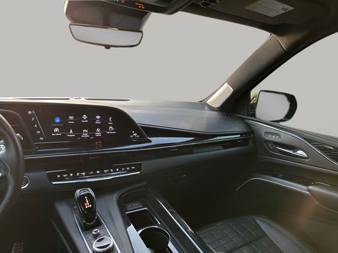 Used 2023 Cadillac Escalade ESV V w/ LPO, ONYX Package image 25