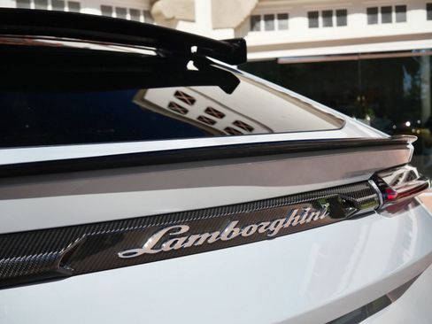 Used 2024 Lamborghini Urus Performante image 14