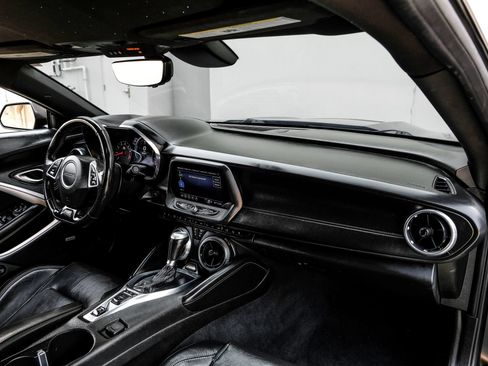 Used 2019 Chevrolet Camaro SS RWD image 15