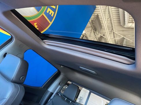 Used 2021 Chevrolet Silverado 1500 LTZ w/ LTZ Premium Package image 15