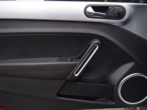 Used 2014 Volkswagen Beetle TDI image 24