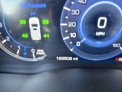 Used 2018 Cadillac Escalade ESV Premium Luxury AWD/4WD image 28