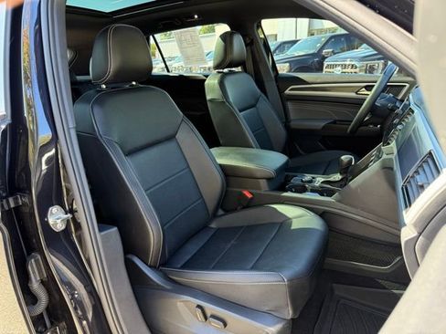 Used 2021 Volkswagen Atlas Cross Sport SEL image 16