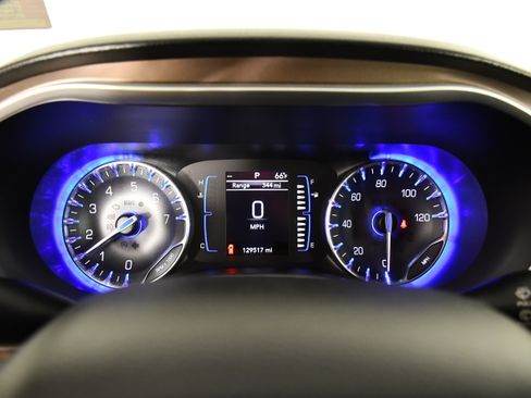 Used 2019 Chrysler Pacifica Touring-L FWD image 18
