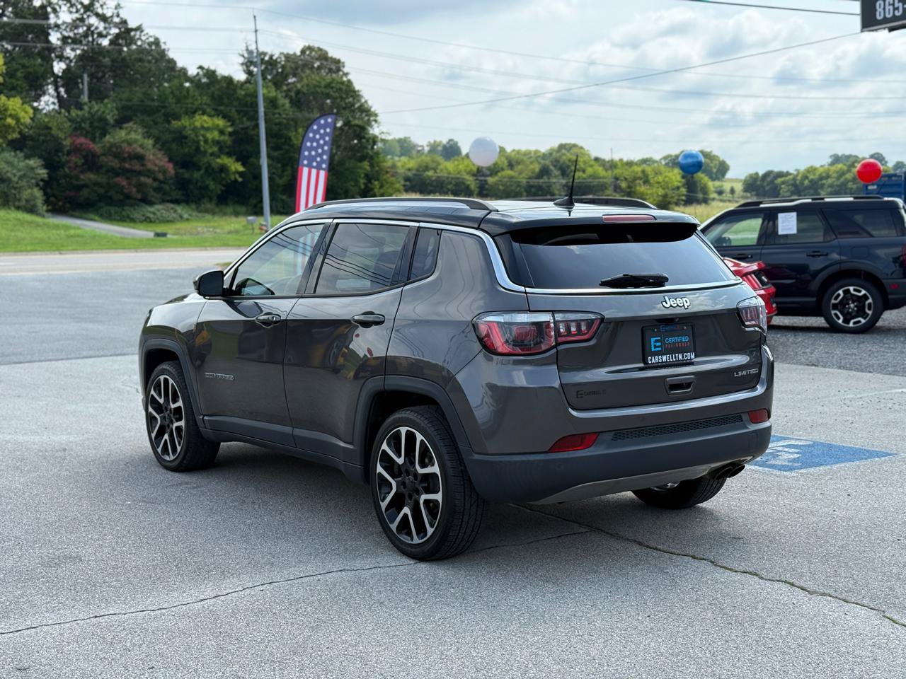 Used 2018 Jeep Compass Limited w/ Navigation Group FWD image 11