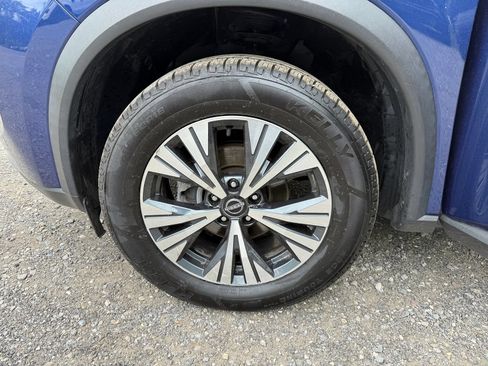 Used 2023 Nissan Rogue SV AWD/4WD image 9