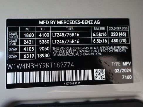 Used 2024 Mercedes-Benz Sprinter 2500 image 47