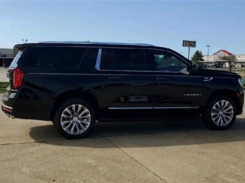 Certified 2024 GMC Yukon XL Denali w/ Max Trailering Package image 9