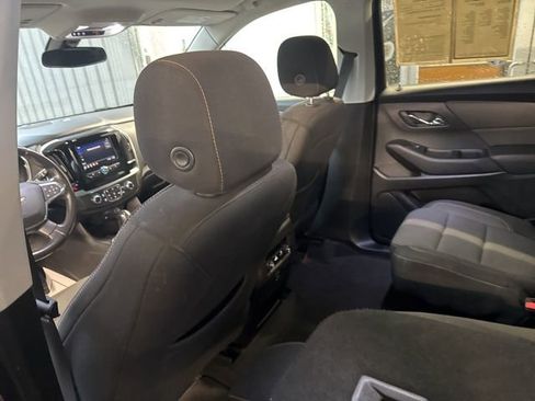 Used 2020 Chevrolet Traverse LT image 25