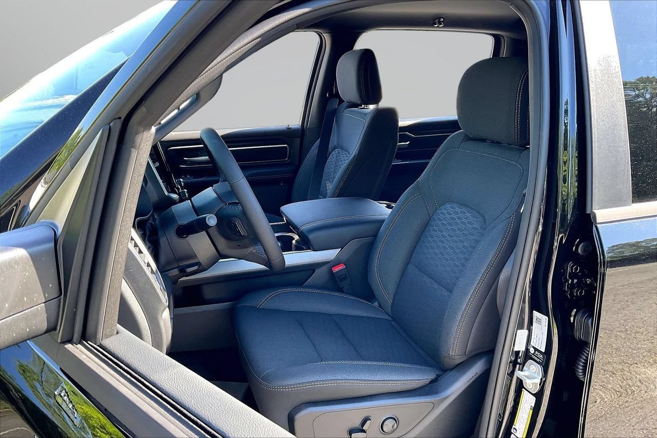 New 2026 RAM 1500 Big Horn AWD/4WD image 16