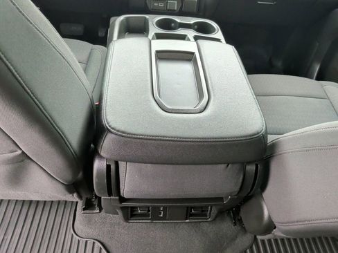 Used 2024 Chevrolet Silverado 1500 Custom image 33