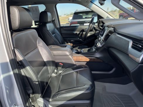 Used 2020 Chevrolet Tahoe LT w/ Luxury Package image 27