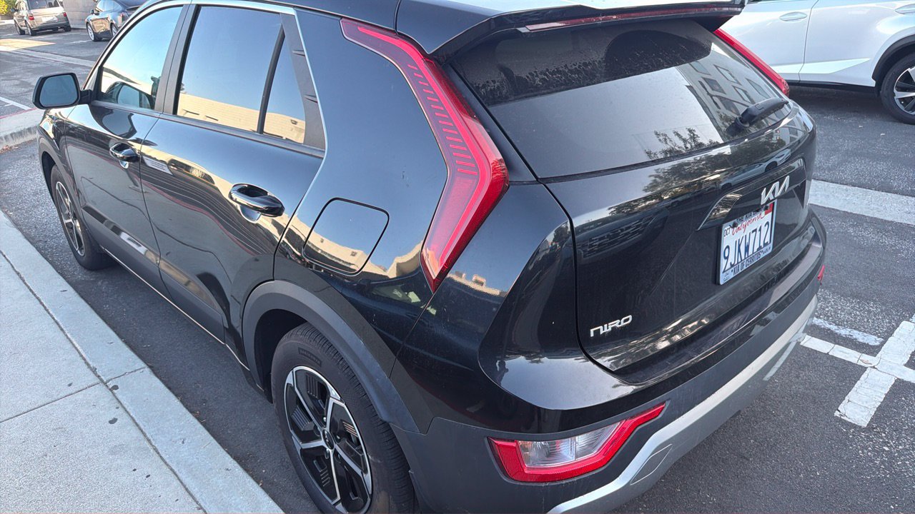 Certified 2024 Kia Niro LX FWD image 5
