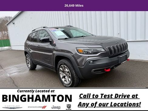 Used 2022 Jeep Cherokee Trailhawk image 2