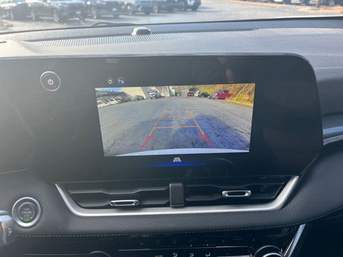 Used 2025 Chevrolet Equinox LT image 17