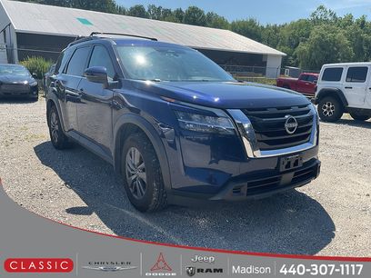 Used 2022 Nissan Pathfinder SV w/ SV Premium Package