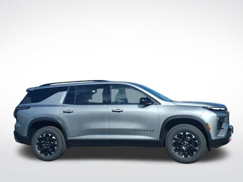 New 2027 Chevrolet Traverse Z71 w/ Enhanced Driving Package AWD/4WD image 2