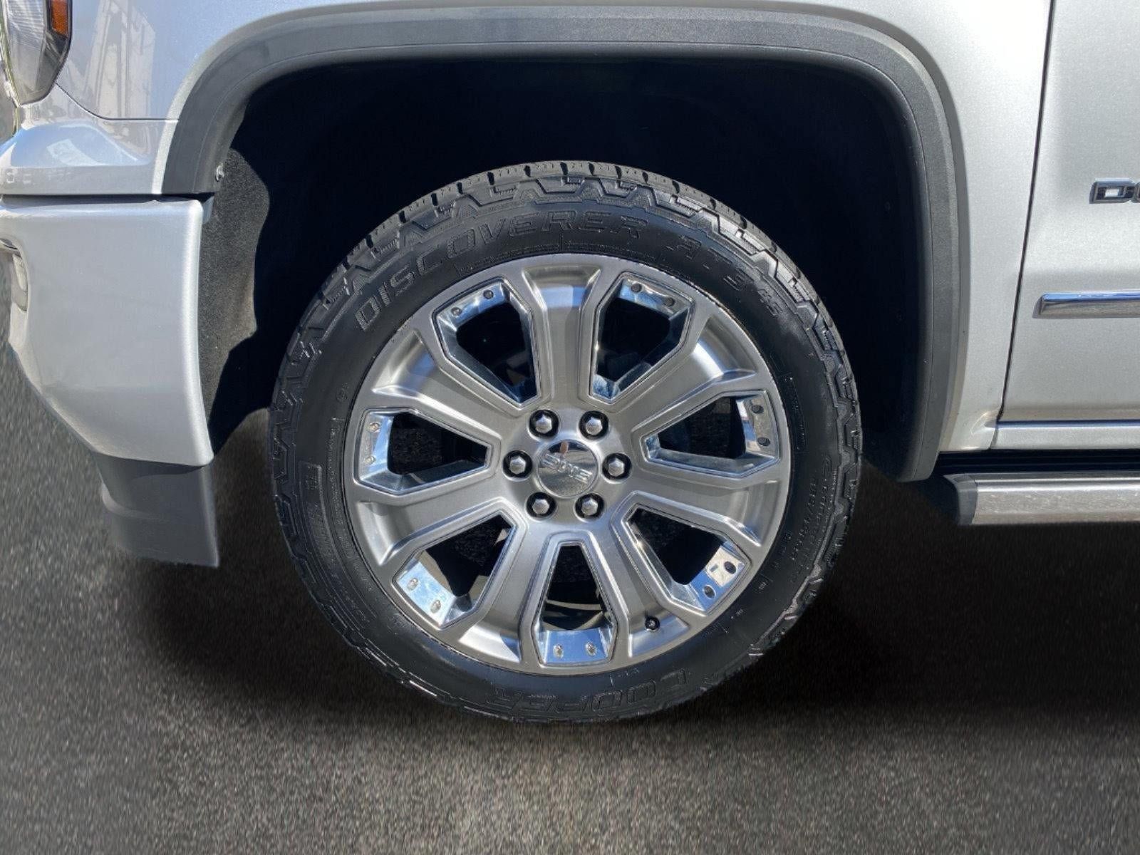 Used 2018 GMC Sierra 1500 Denali w/ Denali Ultimate Package AWD/4WD image 9