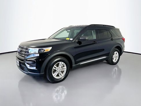 Used 2020 Ford Explorer XLT AWD/4WD image 3