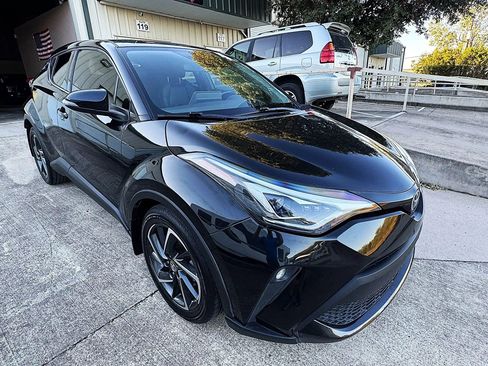 Used 2020 Toyota C-HR Limited image 1