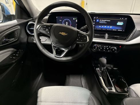 New 2026 Chevrolet Trax LT w/ LT Convenience Package FWD image 11