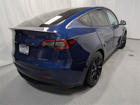 Used 2022 Tesla Model Y Performance image 3