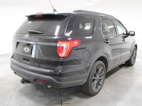 Used 2019 Ford Explorer XLT w/ Equipment Group 202A FWD image 9