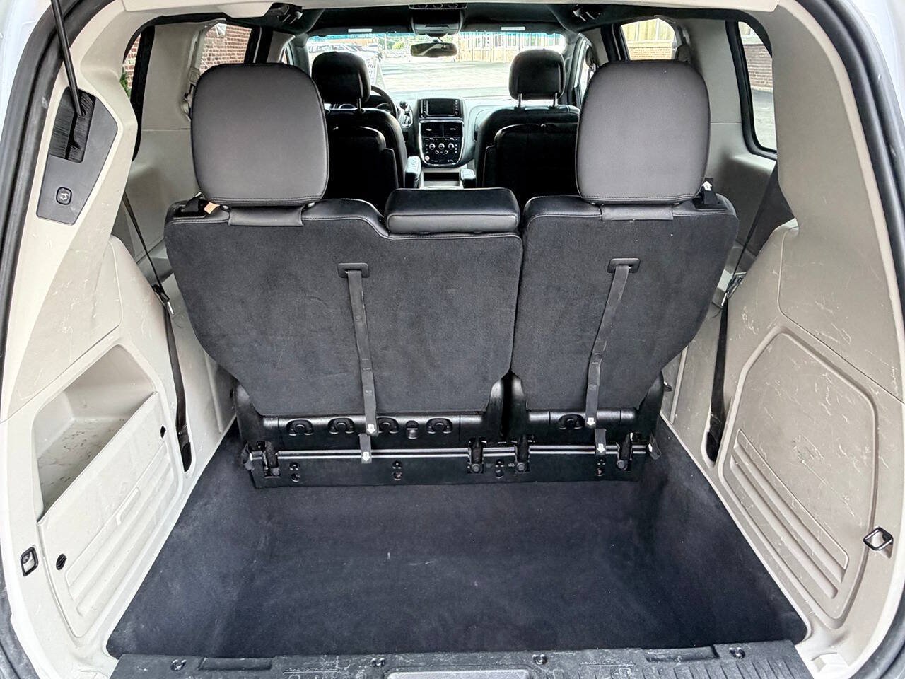 Used 2017 Dodge Grand Caravan SXT FWD image 13