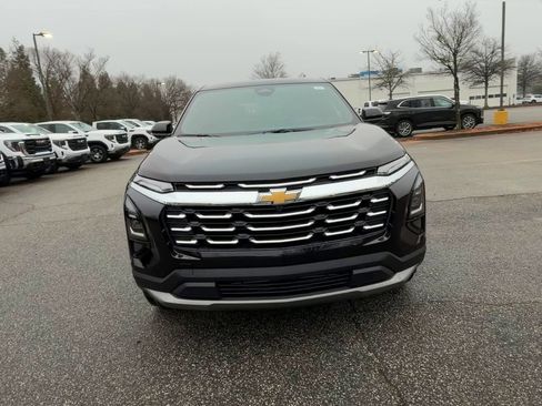 Used 2026 Chevrolet Equinox LT FWD image 3
