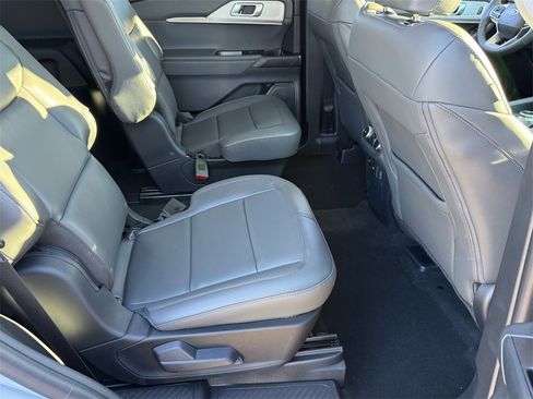 New 2025 Ford Explorer Active w/ Active Comfort Package image 13