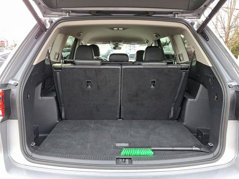 Used 2025 Volkswagen Atlas SE image 18