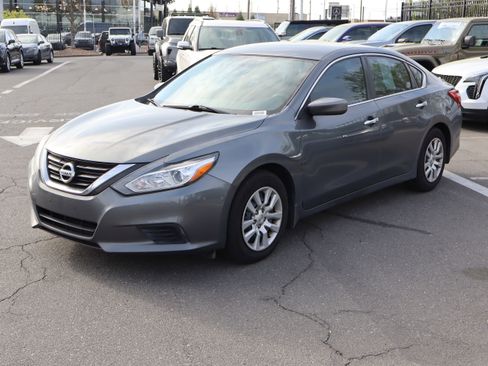 Used 2017 Nissan Altima 2.5 S w/ Power Driver Seat Package image 5