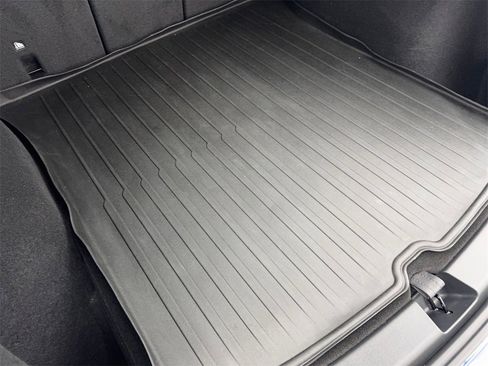 Used 2023 Tesla Model Y 2WD image 77