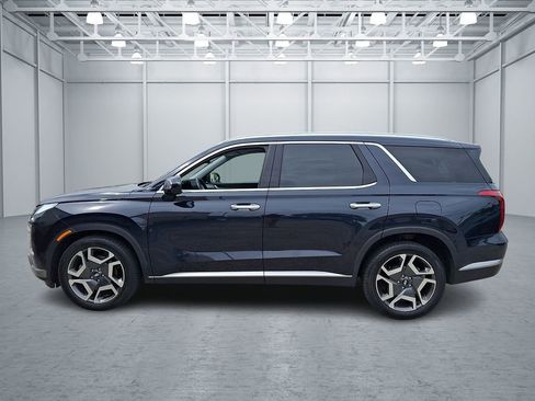 Used 2023 Hyundai Palisade SEL w/ Premium Package AWD/4WD image 2