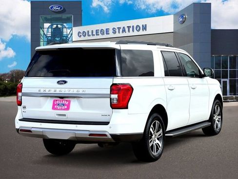 Certified 2022 Ford Expedition Max XLT image 4