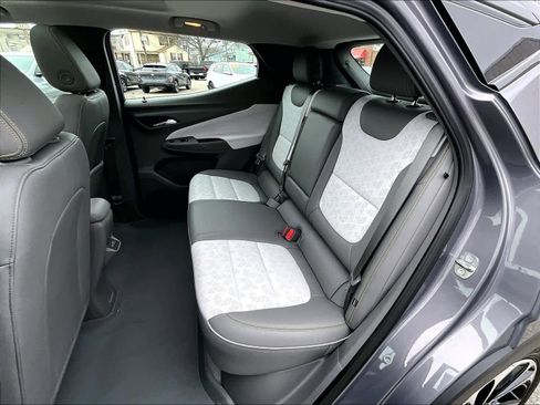 Used 2023 Chevrolet Bolt EUV Premier w/ Sun & Sound Package image 15