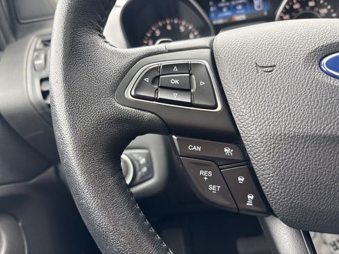 Used 2018 Ford Escape SE w/ SE Sport Appearance Package FWD image 15