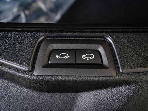 New 2026 BMW X5 xDrive50e w/ M Sport Package image 18