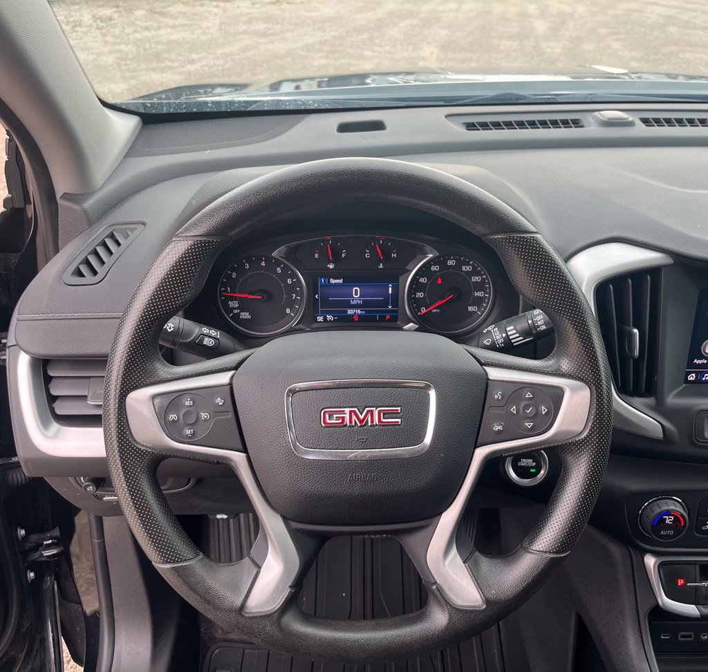 Used 2024 GMC Terrain SLE w/ Driver Convenience Package FWD image 23