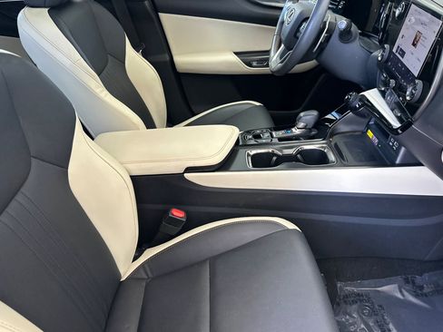 Used 2024 Lexus NX 350h AWD image 31