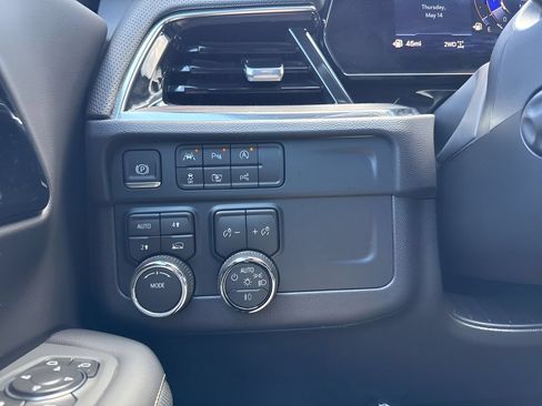 Used 2026 Chevrolet Tahoe Premier AWD/4WD image 24
