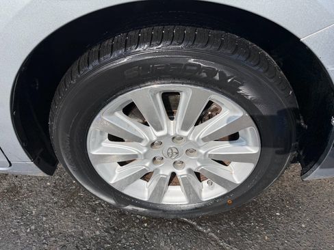 Used 2016 Toyota Sienna XLE image 6