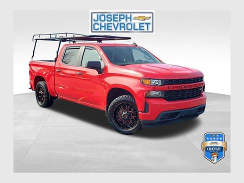 Used 2020 Chevrolet Silverado 1500 Custom w/ Custom Value Package AWD/4WD image 1