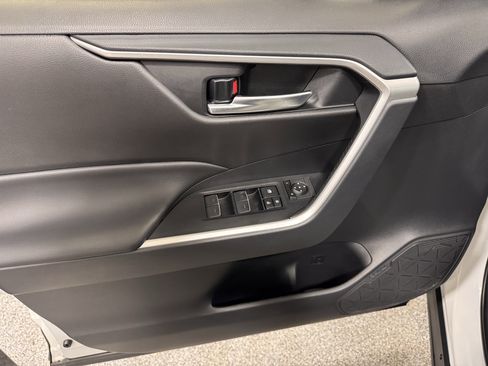 Used 2025 Toyota RAV4 XLE w/ Convenience Package image 22