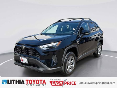 Used 2025 Toyota RAV4 XLE AWD/4WD image 1