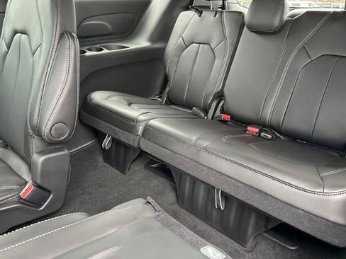 New 2026 Chrysler Voyager LX image 15